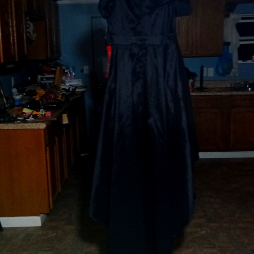Black Formal Dress . It's perfect for any Black tie event or to a Fancy Restaura
